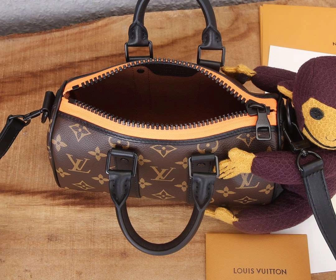 MOMO--- M80118 cowhide item : A-B271G2840