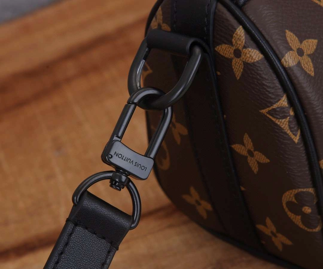 MOMO--- M80118 cowhide item : A-B271G2840