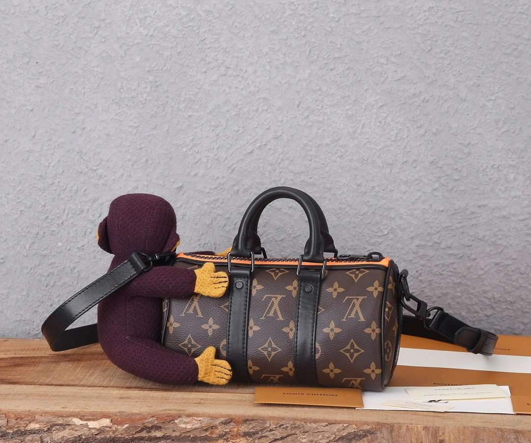 MOMO--- M80118 cowhide item : A-B271G2840