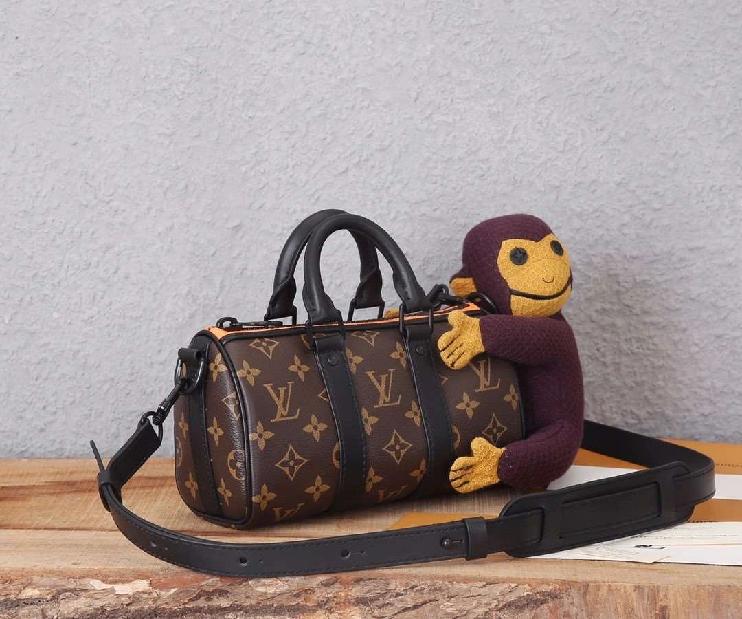 MOMO--- M80118 cowhide item : A-B271G2840
