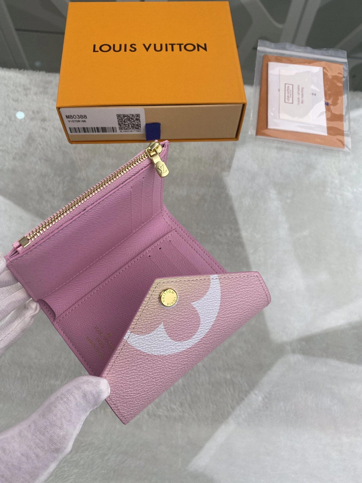*MOMO--- M80388 item : A-B040G2909