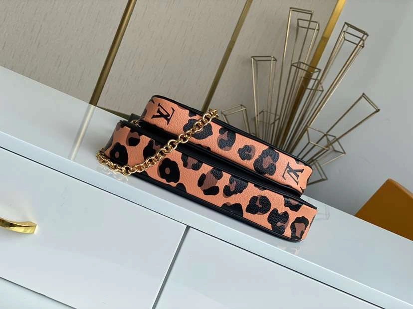 *MOMO--- M80399 M45777 item : A-B330G2740
