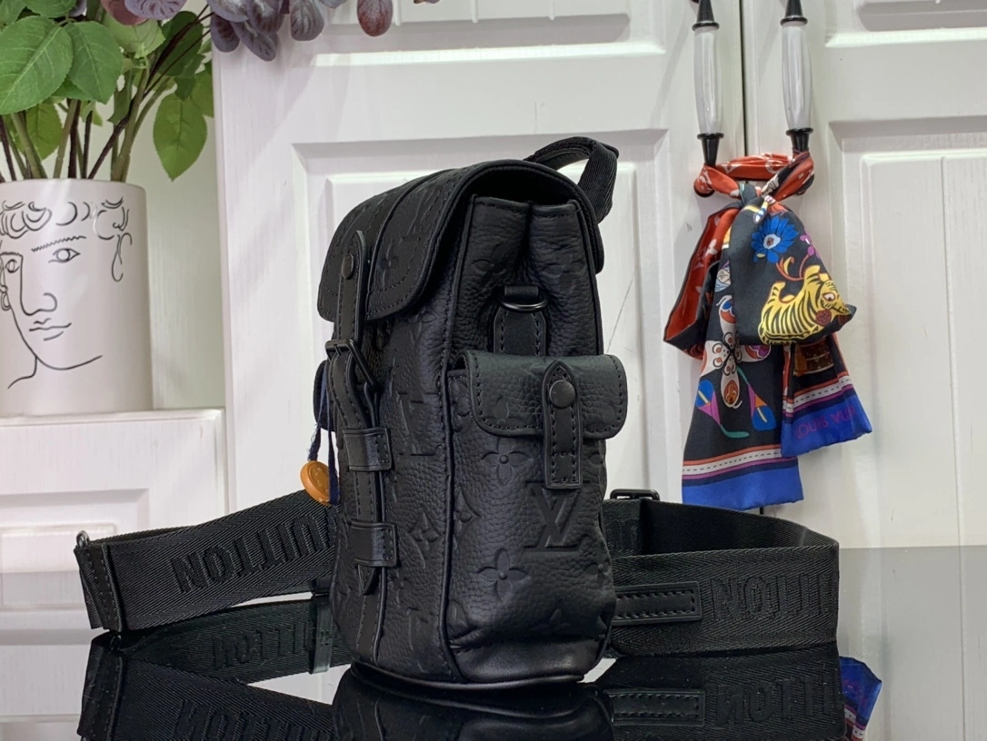 MOMO--- M83164 item:D-B174D1537