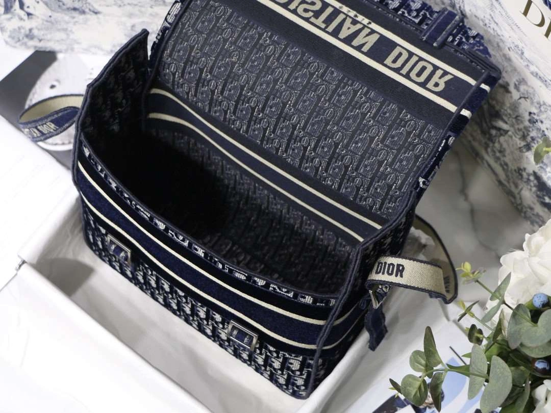 *MOMO--- M9020 item : A-B00H0613L