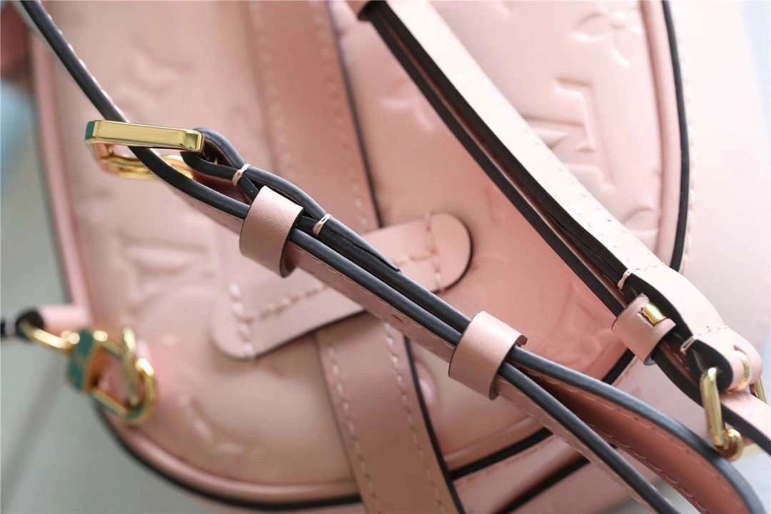 *MOMO--- M90531 cowhide item : A-B00G3122