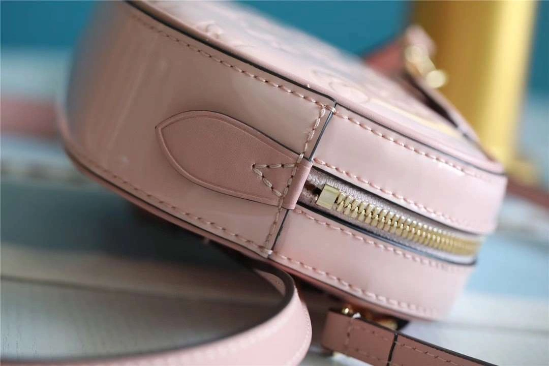 *MOMO--- M90531 cowhide item : A-B00G3122