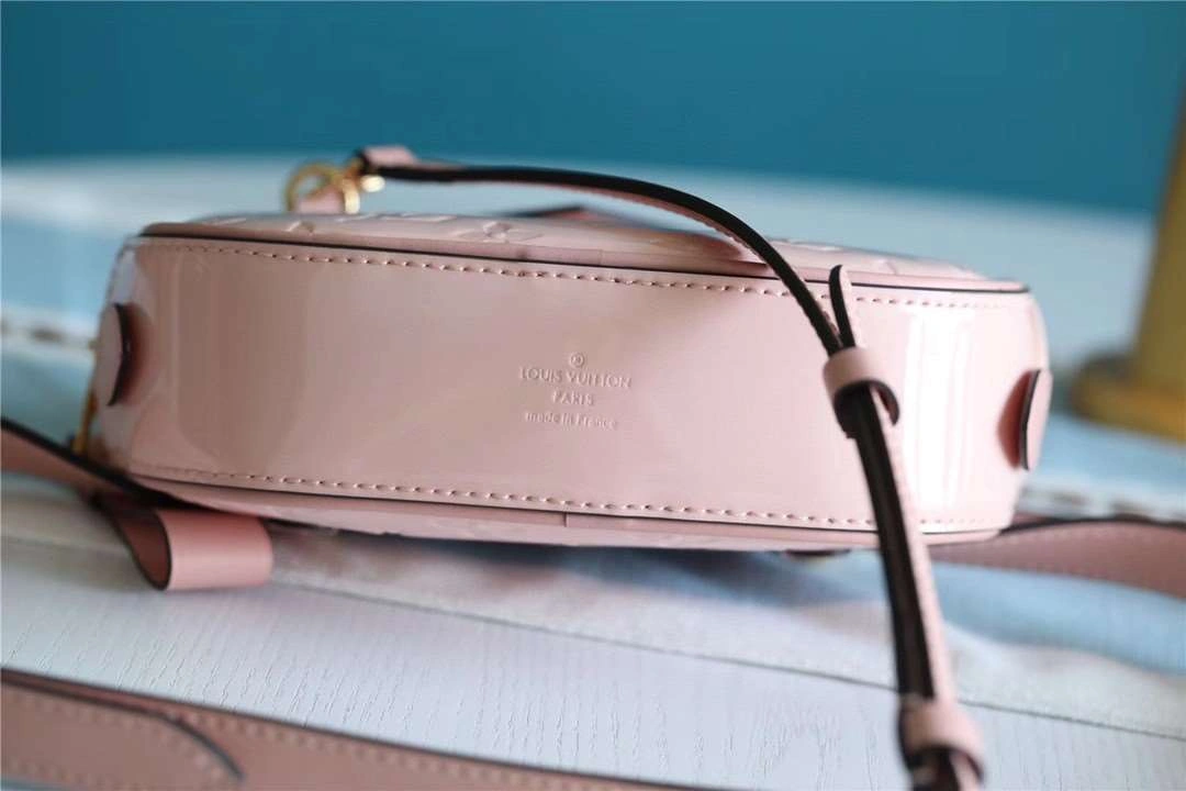*MOMO--- M90531 cowhide item : A-B00G3122