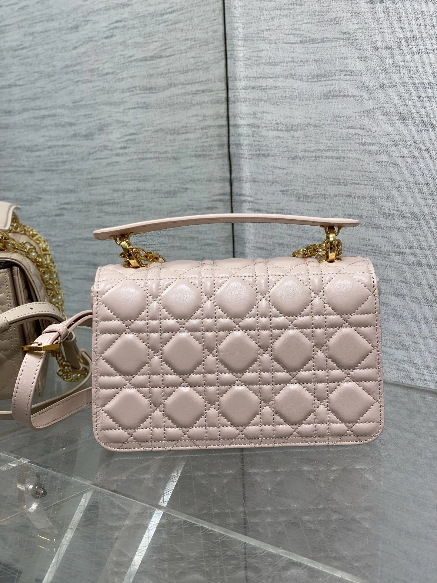 MOMO--- M9272UBHI-M413 Jolie cowhide item:D-B109D0636