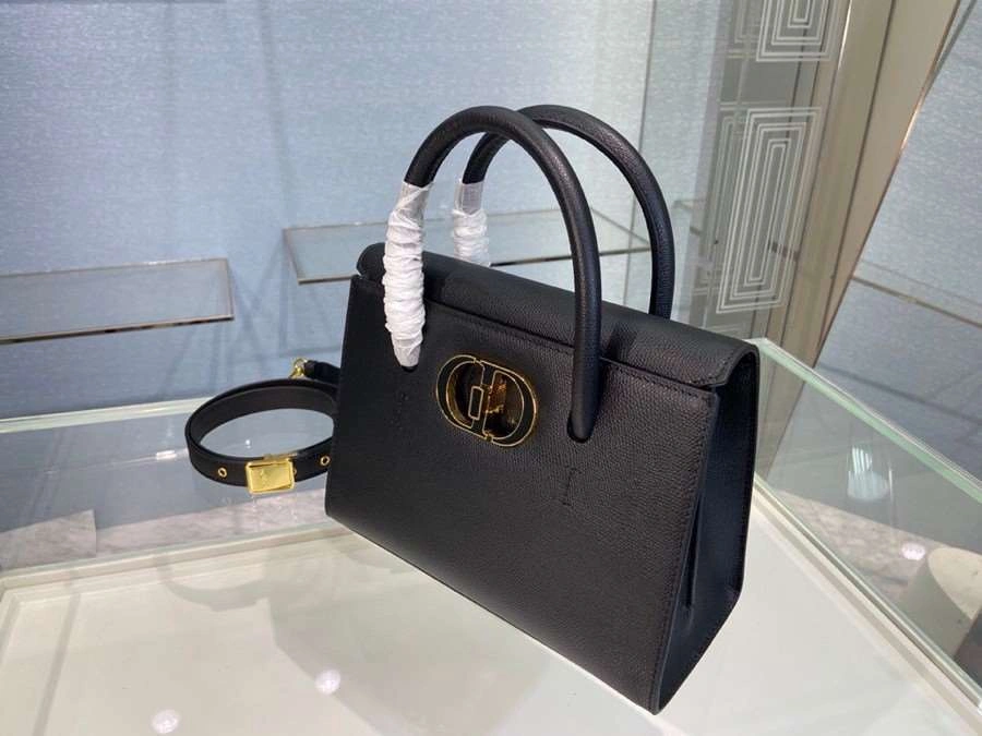 *MOMO--- M9306UBAE-M900 cowhide item : A-B226H0550L