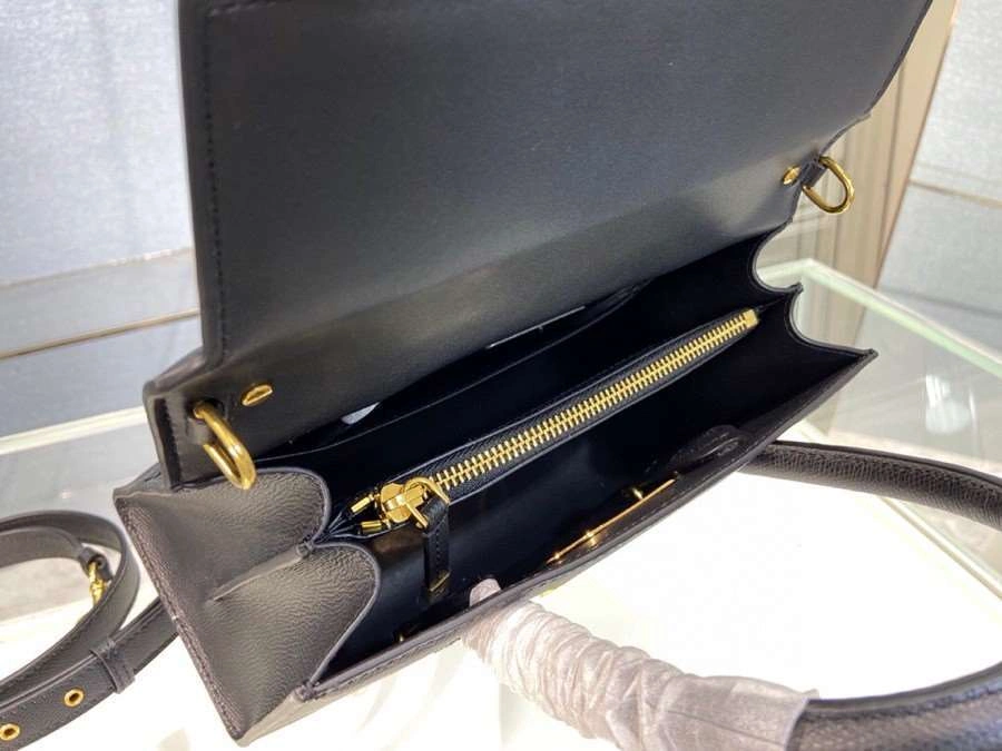 *MOMO--- M9306UBAE-M900 cowhide item : A-B226H0550L