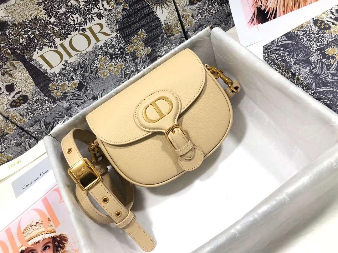 MOMO--- M9317 Bobby 2 colour item :063B00E2019-2