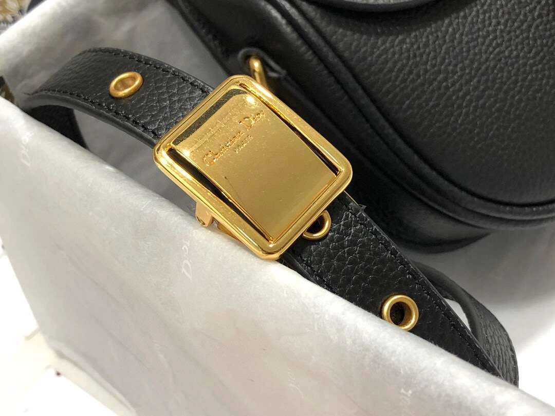 MOMO--- M9317 Bobby 2 colour item :063B00E2019-2