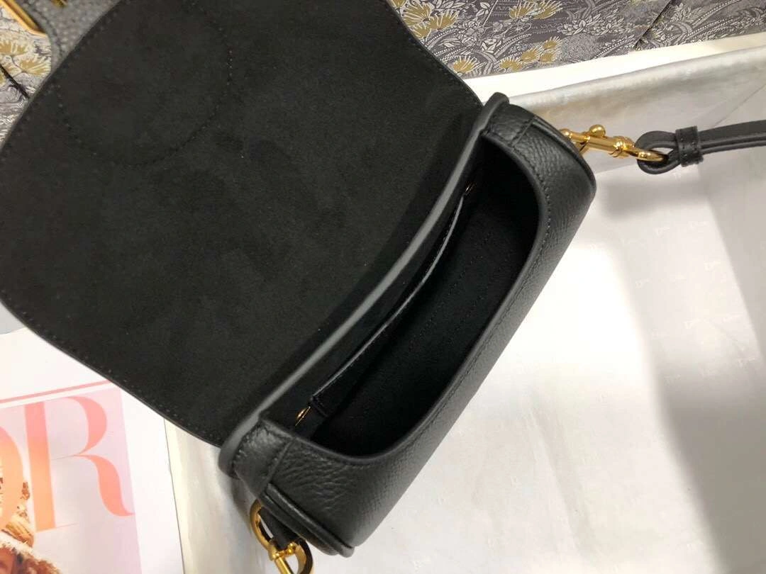 MOMO--- M9317 Bobby 2 colour item :063B00E2019-2