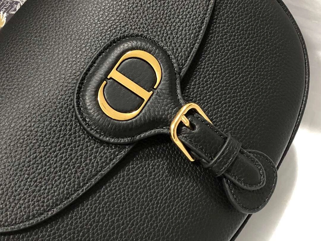 MOMO--- M9319 Bobby 2 colour item :063B00E2020-2