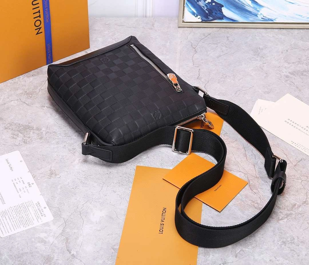 *MOMO--- N40122 cowhide item : A-B202G3010