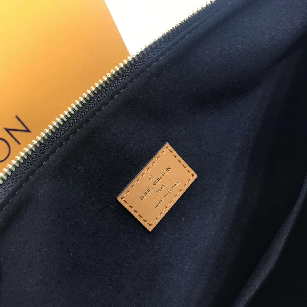 *MOMO--- N40369 Calfskin item : A-B00G3027