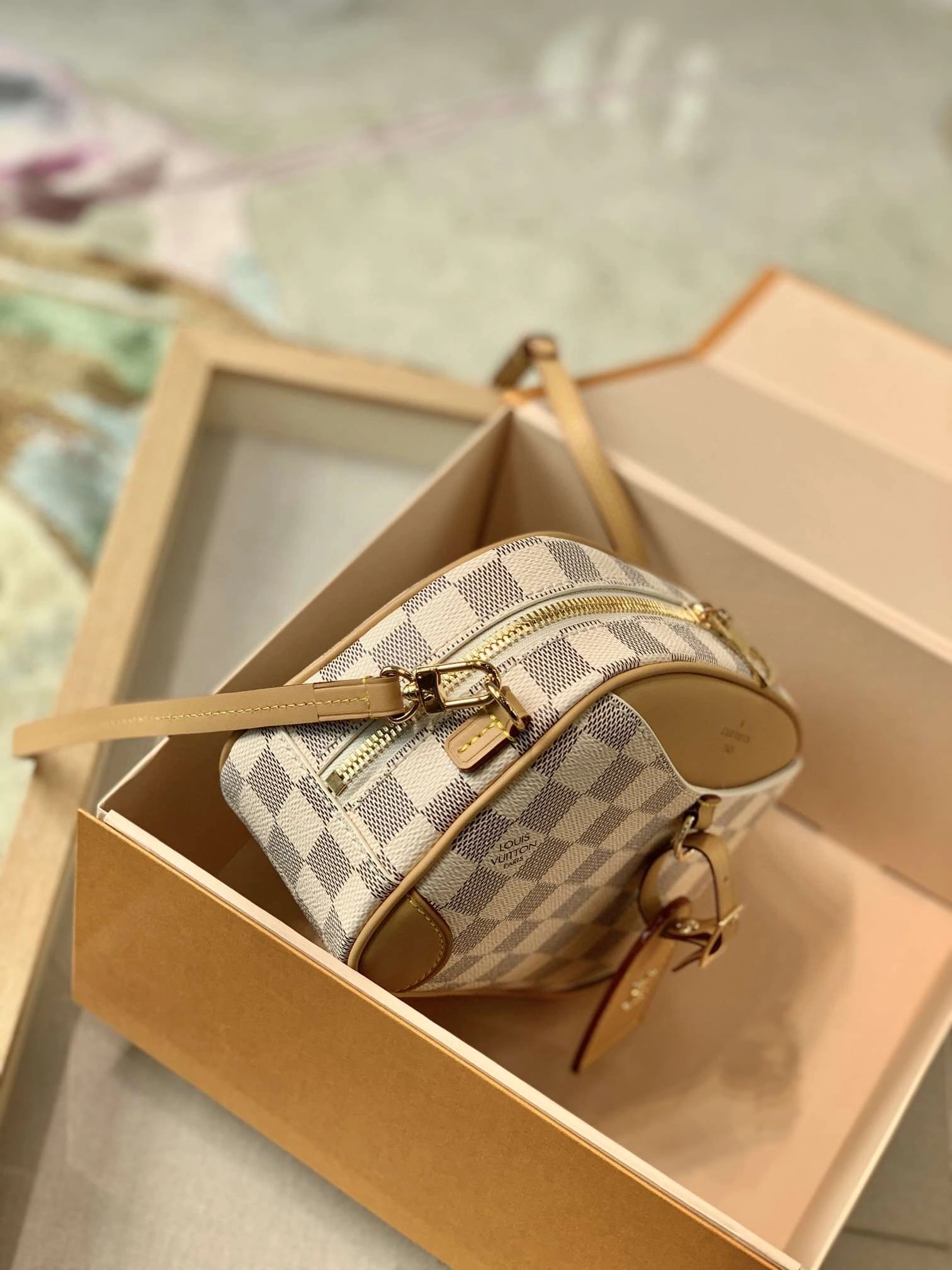 *MOMO--- N50048 Cowhide item : A-B340G2001