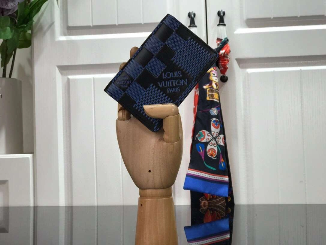 MOMO--- N60441 3D cowhide item :174B160E1516