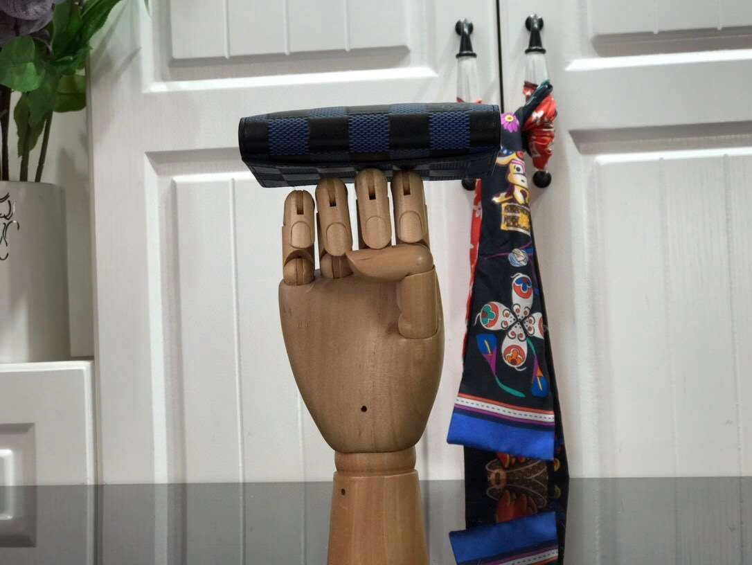 MOMO--- N60441 3D cowhide item :174B160E1516