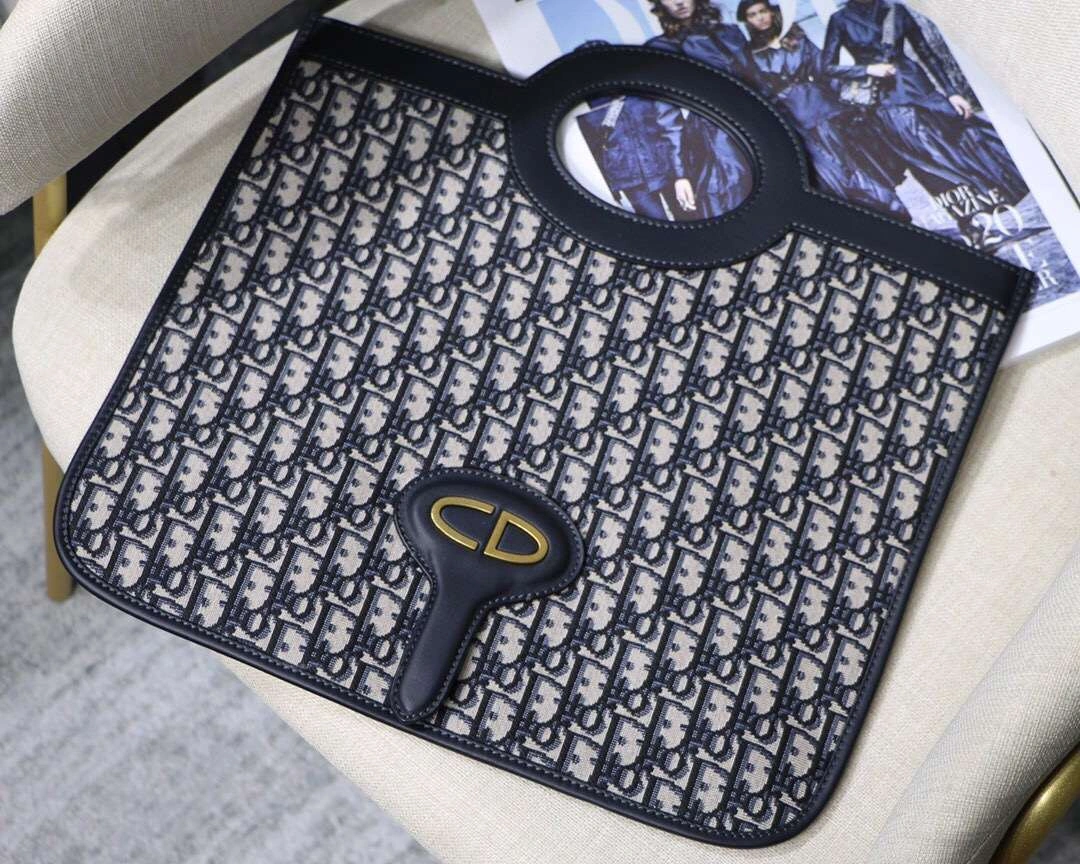 MOMO--- Oblique embroidery 9009 item :063B00E1932