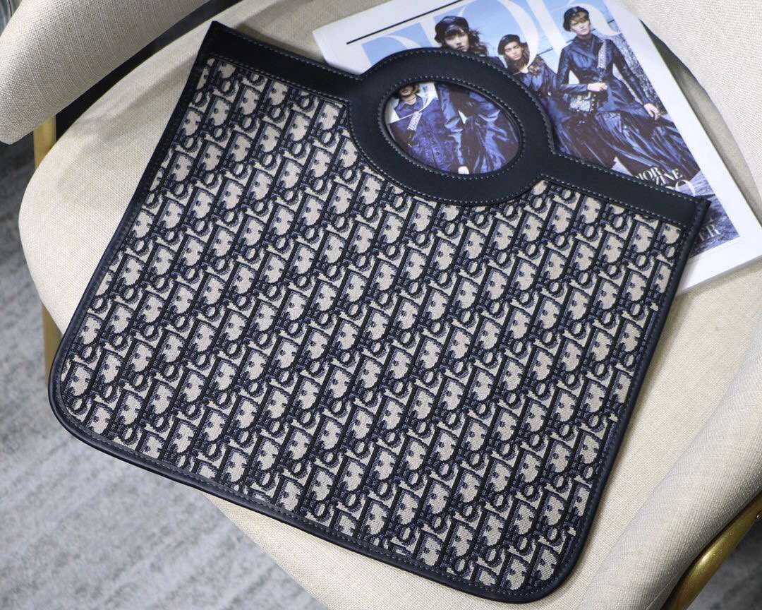 MOMO--- Oblique embroidery 9009 item :063B00E1932