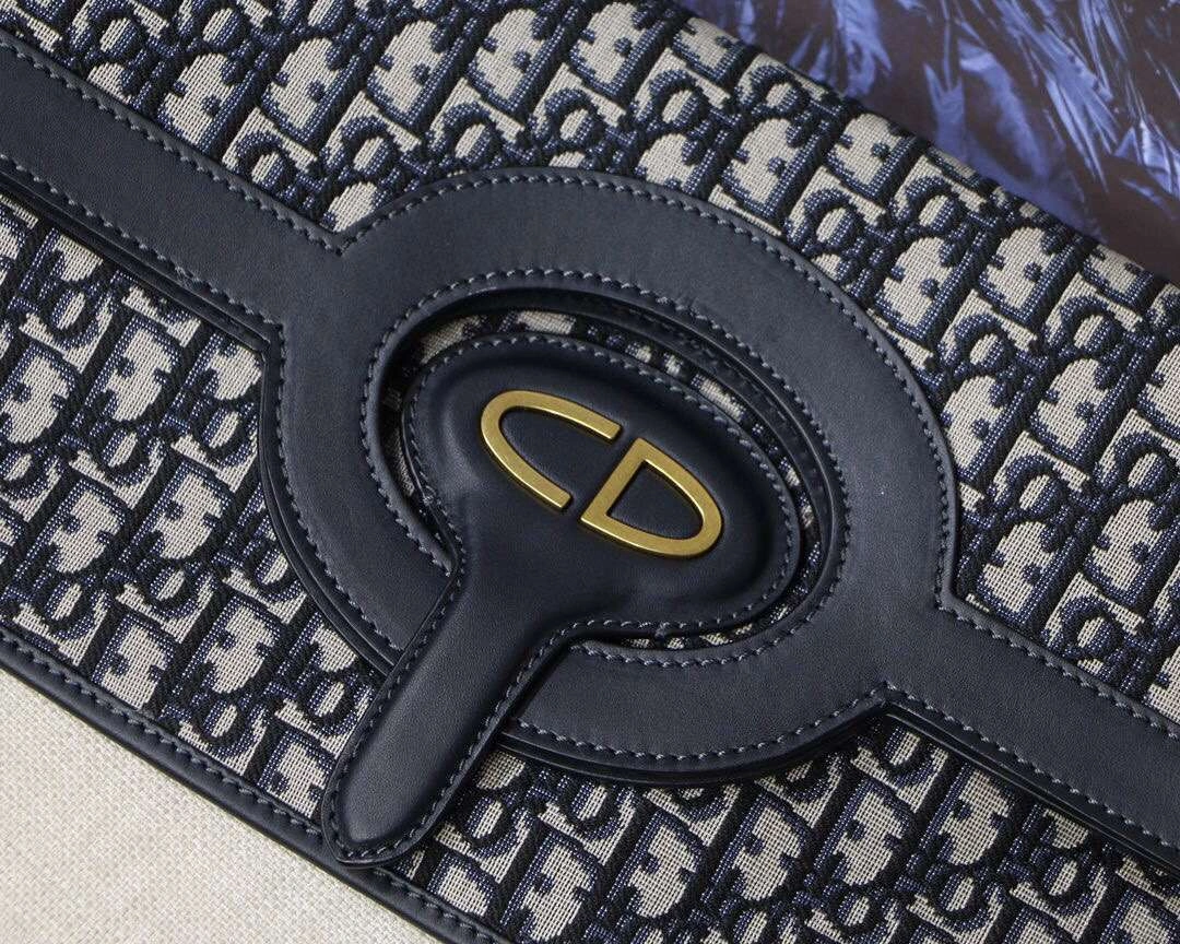 MOMO--- Oblique embroidery 9009 item :063B00E1932