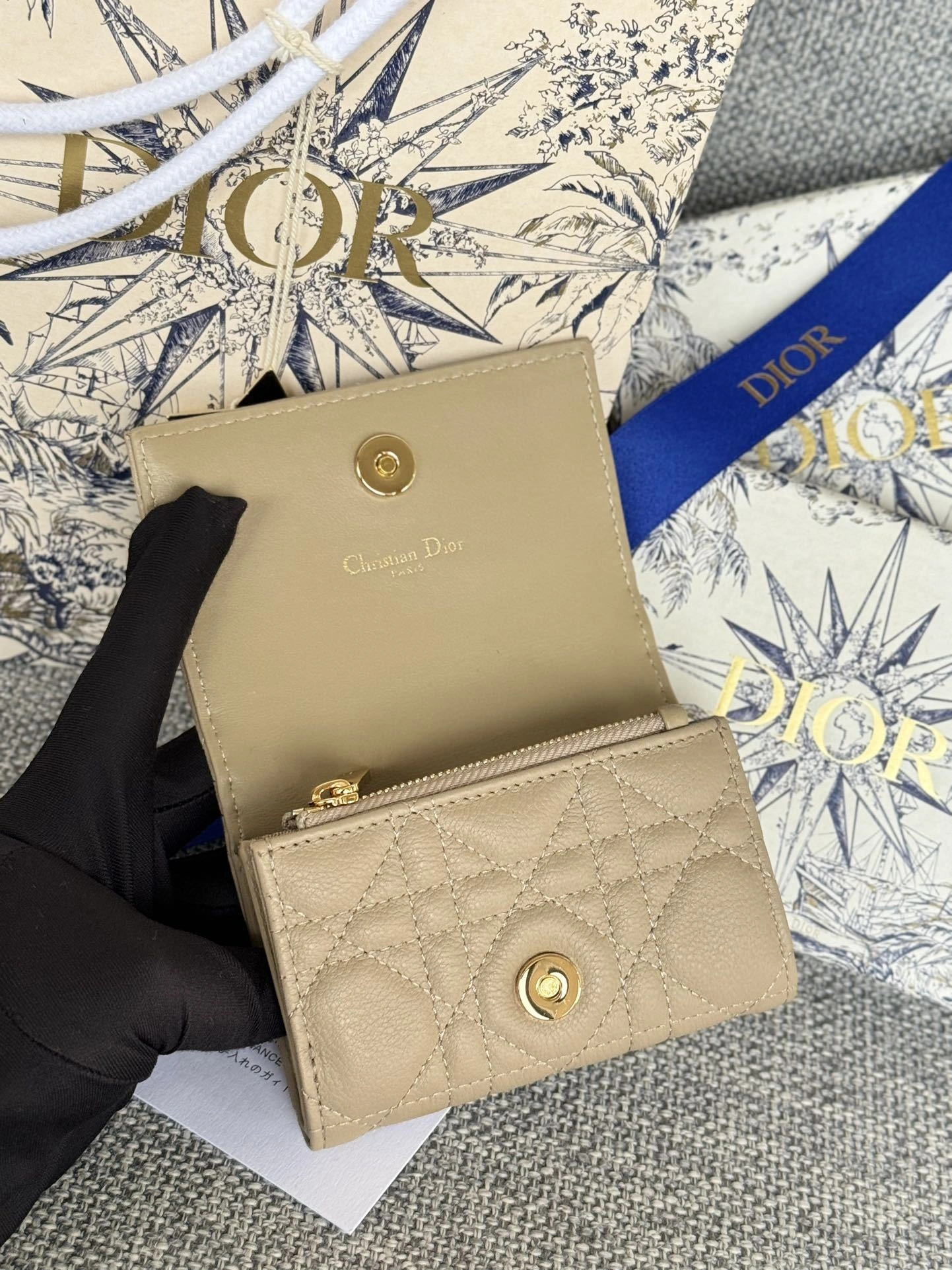 MOMO--- S5132UWHC-M116 30 Montaigne Glycine cowhide item:D-B109D0622