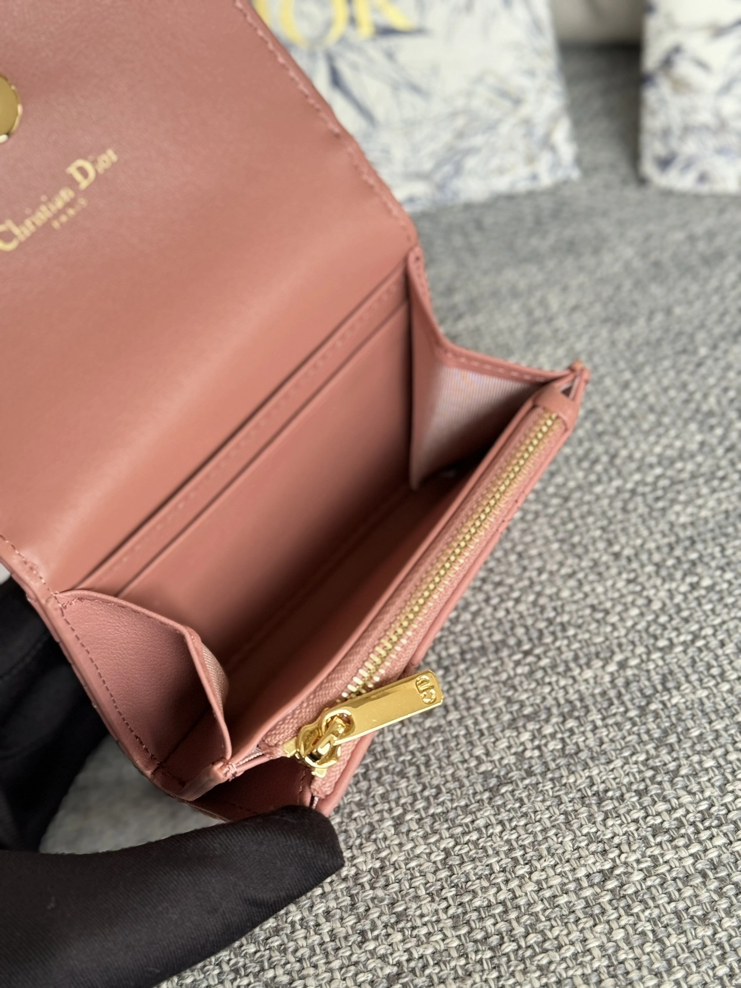 MOMO--- S5132UWHC-M89P 30 Montaigne Glycine cowhide item:D-B109D0621