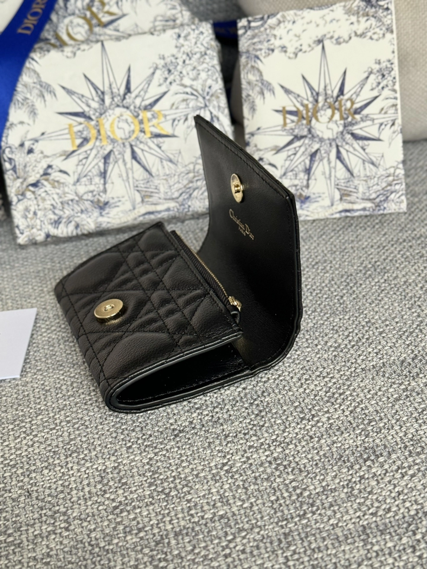 MOMO--- S5132UWHC-M900 30 Montaigne Glycine cowhide item:D-B109D0623