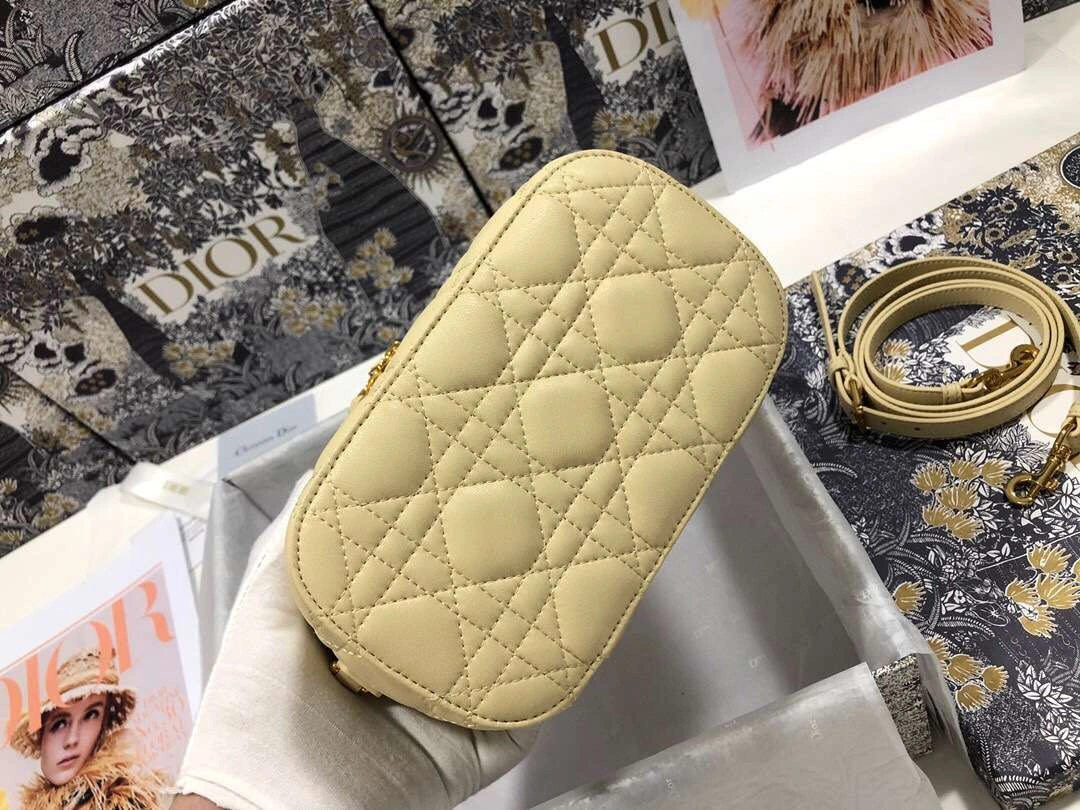 MOMO--- Travel sheepskin S5488 2 colour item :063B00E2051-2