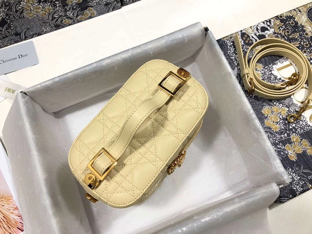 MOMO--- Travel sheepskin S5488 2 colour item :063B00E2051-2