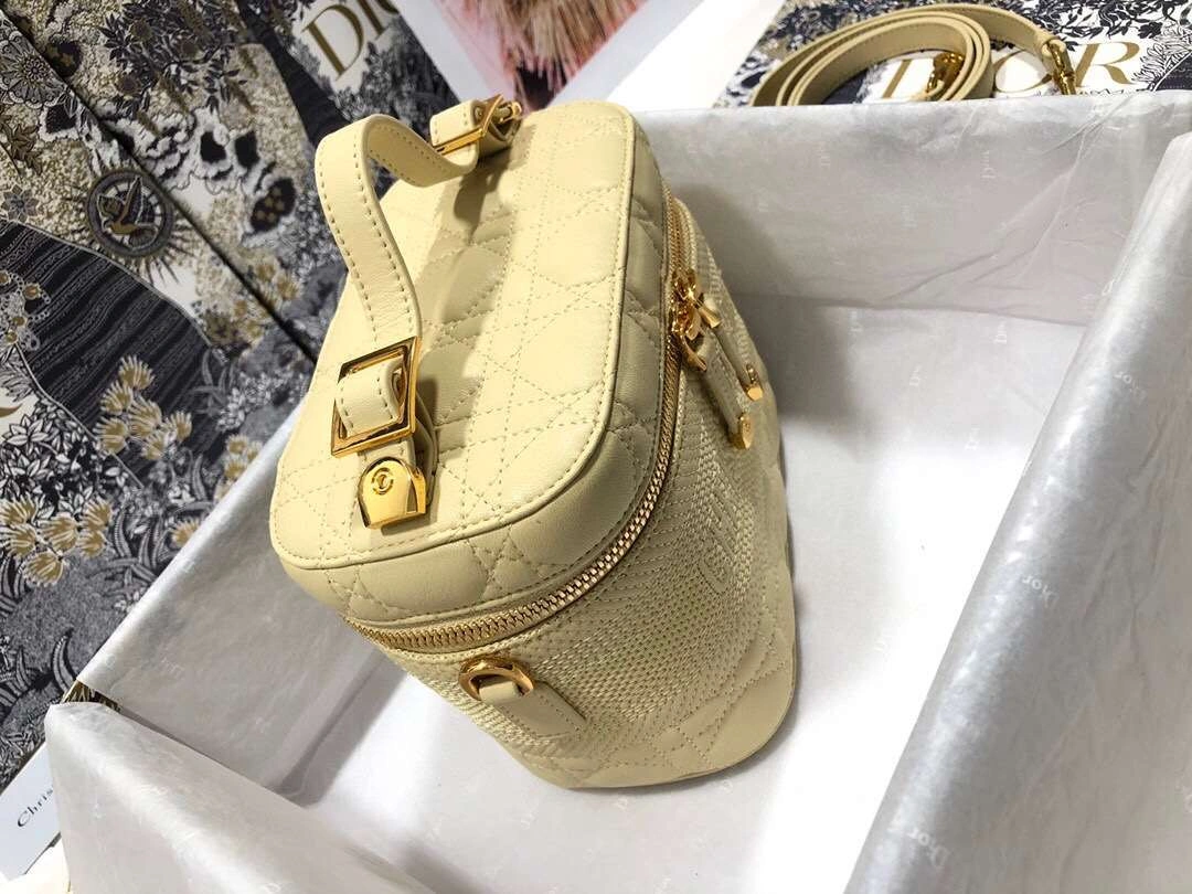 MOMO--- Travel sheepskin S5488 2 colour item :063B00E2051-2