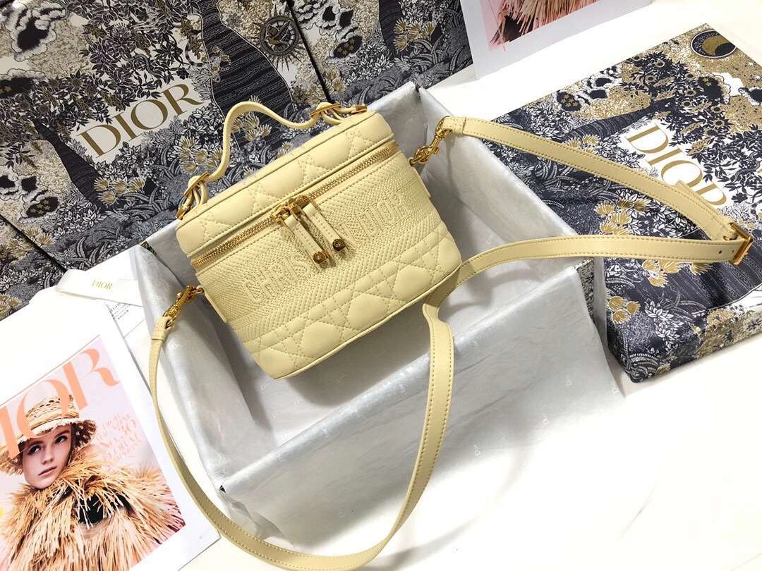 MOMO--- Travel sheepskin S5488 2 colour item :063B00E2051-2