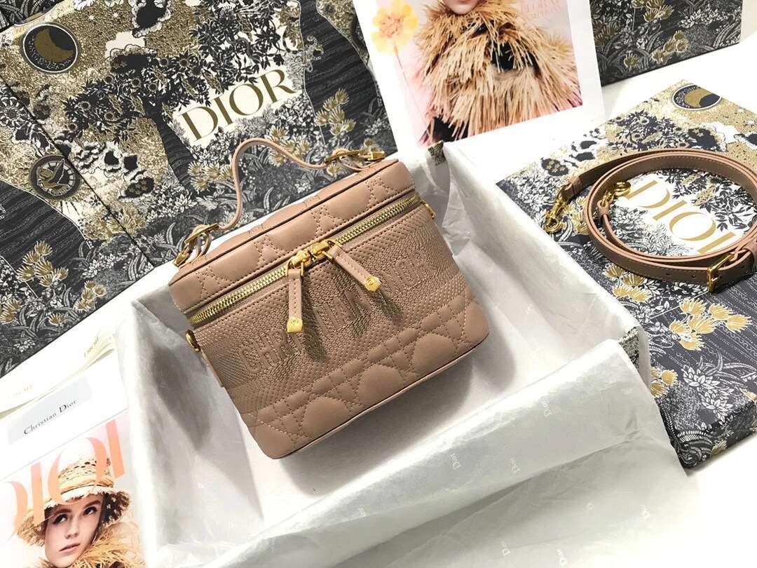 MOMO--- Travel sheepskin S5488 2 colour item :063B00E2051-2