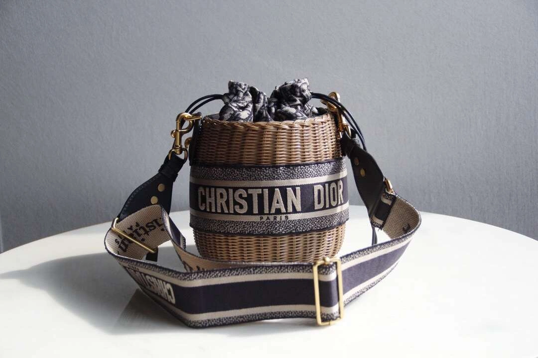 &MOMO--- Wicker item :350B00E2035