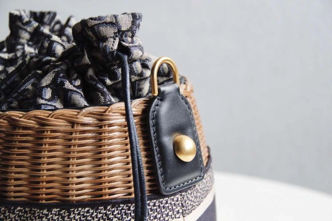 &MOMO--- Wicker item :350B00E2035