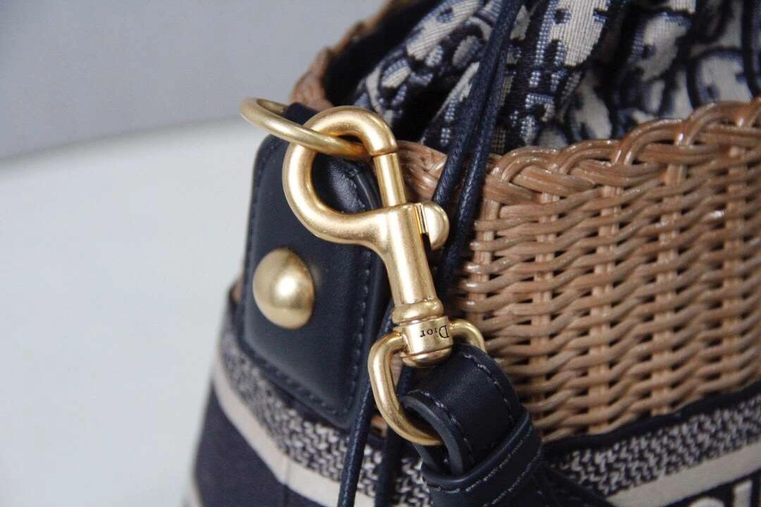 *MOMO--- Wicker item :350B66E2034