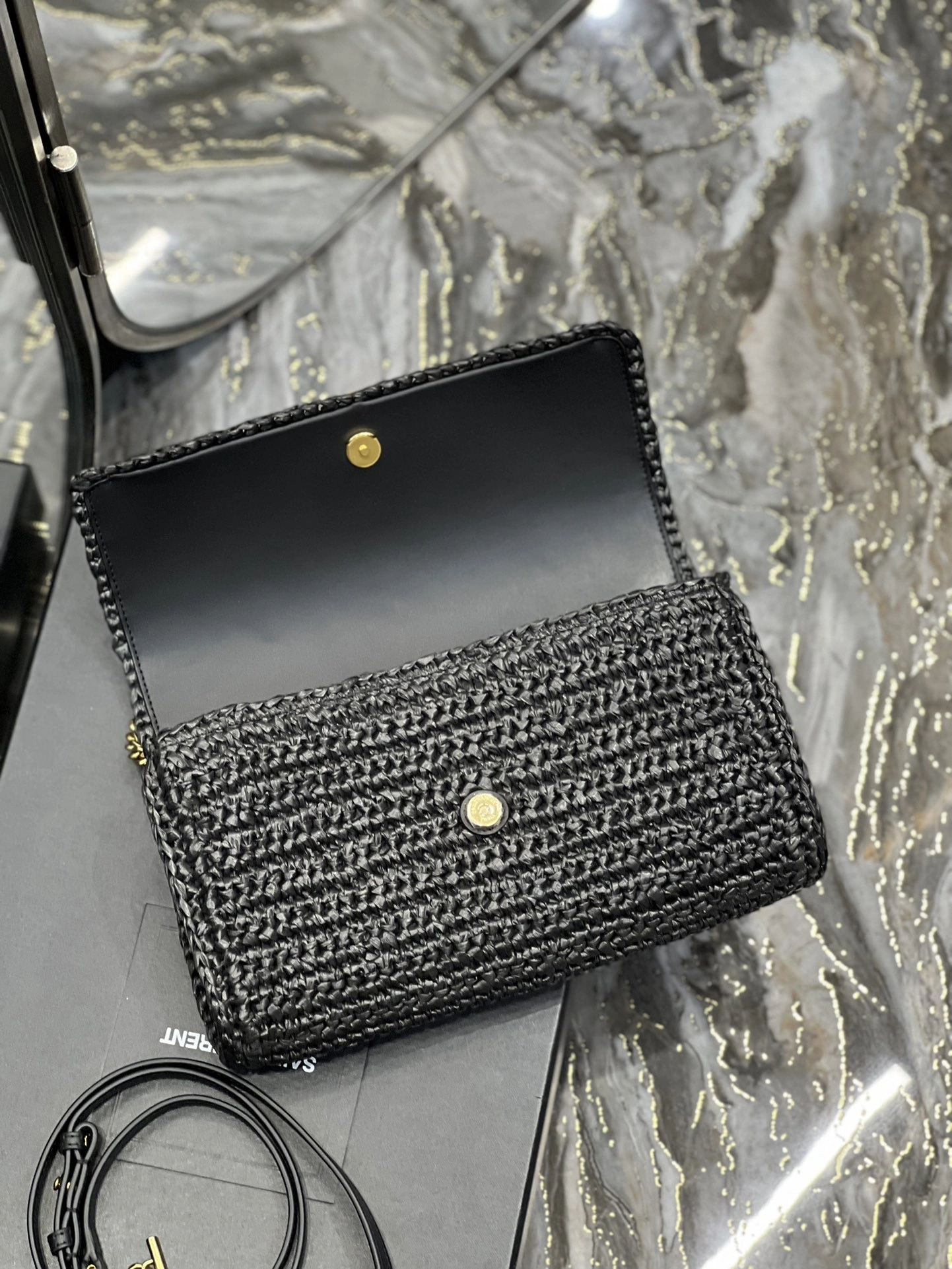 MOMO--- Yv5s 604276-GG66W-1000 item : D-B225L1395H