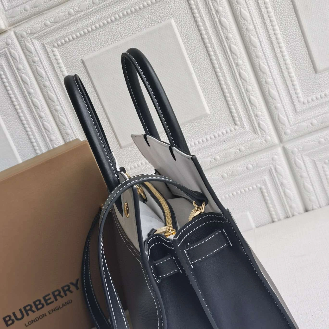 MOMO----big Title - Vintage item : 278X00A2739