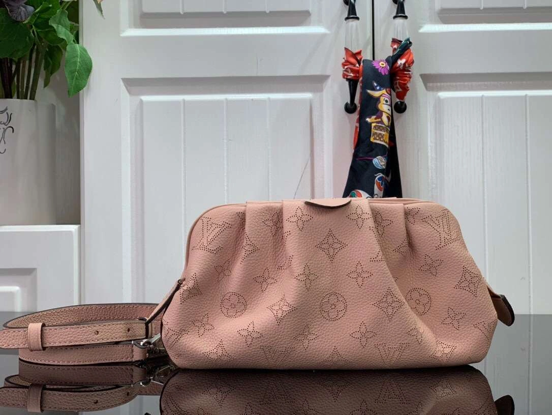 MOMO--- cowhide M80092 3 colour item :174B58E1503-3