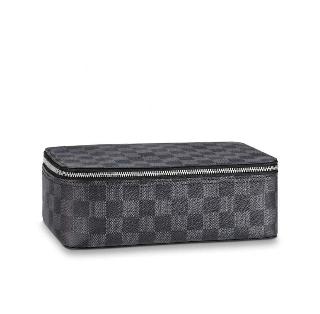 *MOMO--- cowhide N40182 item : A-B00G3017