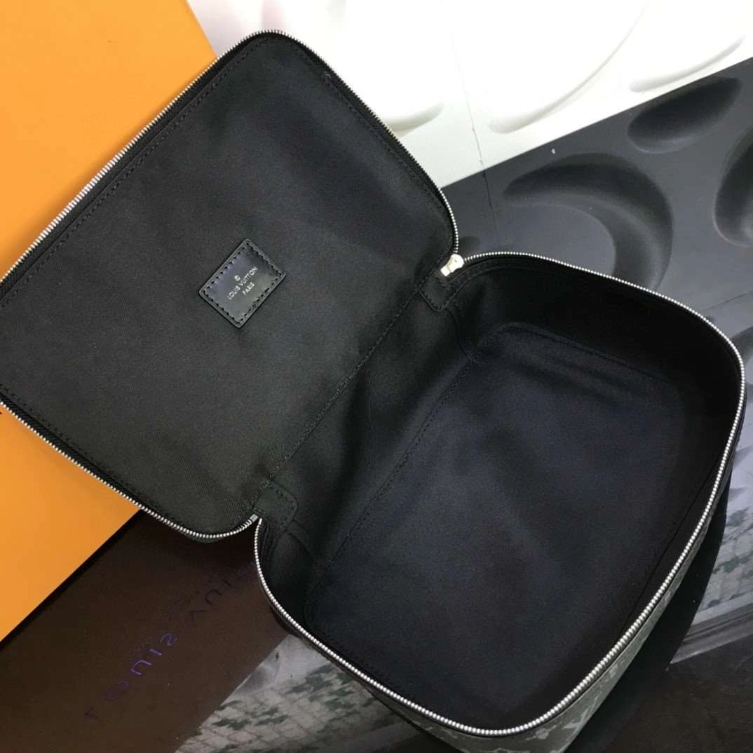 *MOMO--- cowhide N40182 item : A-B00G3017