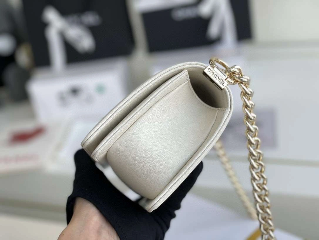 *MOMO--- cowhide item : A-B00G2621