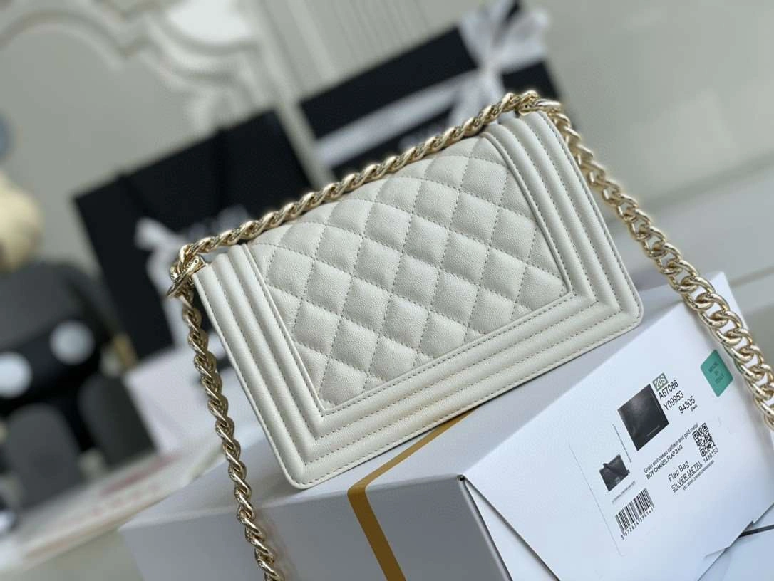 *MOMO--- cowhide item : A-B00G2621