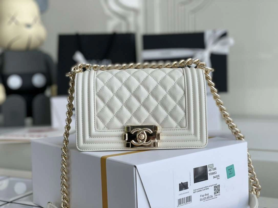 *MOMO--- cowhide item : A-B00G2621