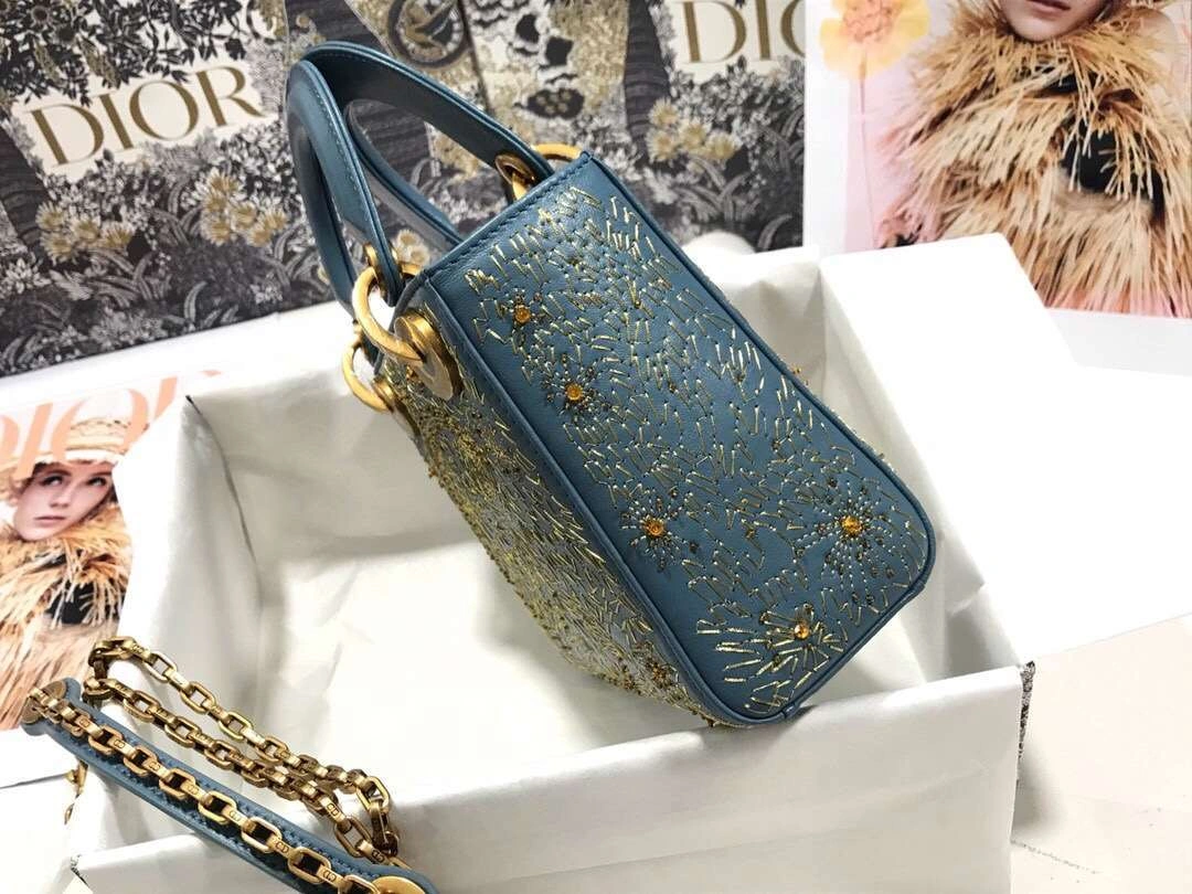 MOMO--- embroidery M44501 item :063B00E2042