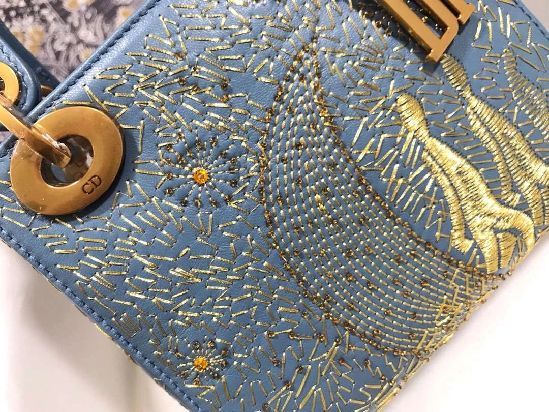 MOMO--- embroidery M44501 item :063B00E2042