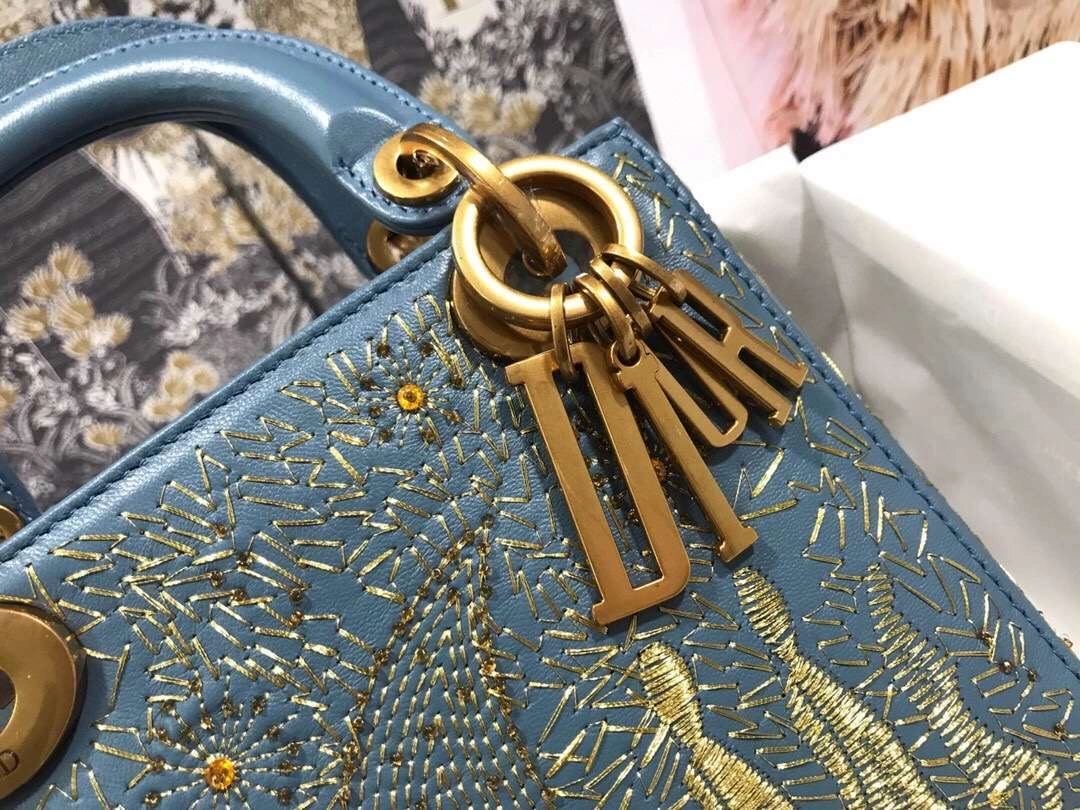 MOMO--- embroidery M44501 item :063B00E2042