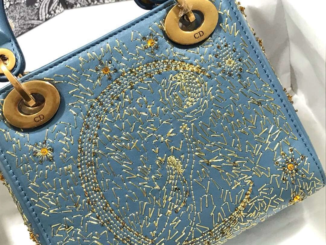 MOMO--- embroidery M44501 item :063B00E2042