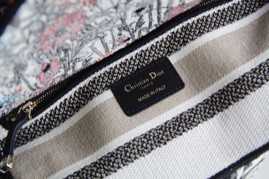 *MOMO--- embroidery item :063B00E2043